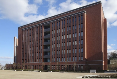 大和大学 講義棟
